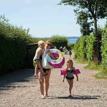 Emmerbolle Strand Camping Kemping Tranekær